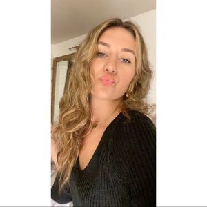 Meet your Posher, Cassie